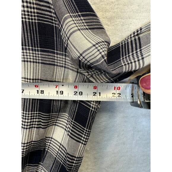 NWT Francesca's Blue Rain Women LS XL Top Navy Blue White Plaid Blouse - Picture 6 of 8